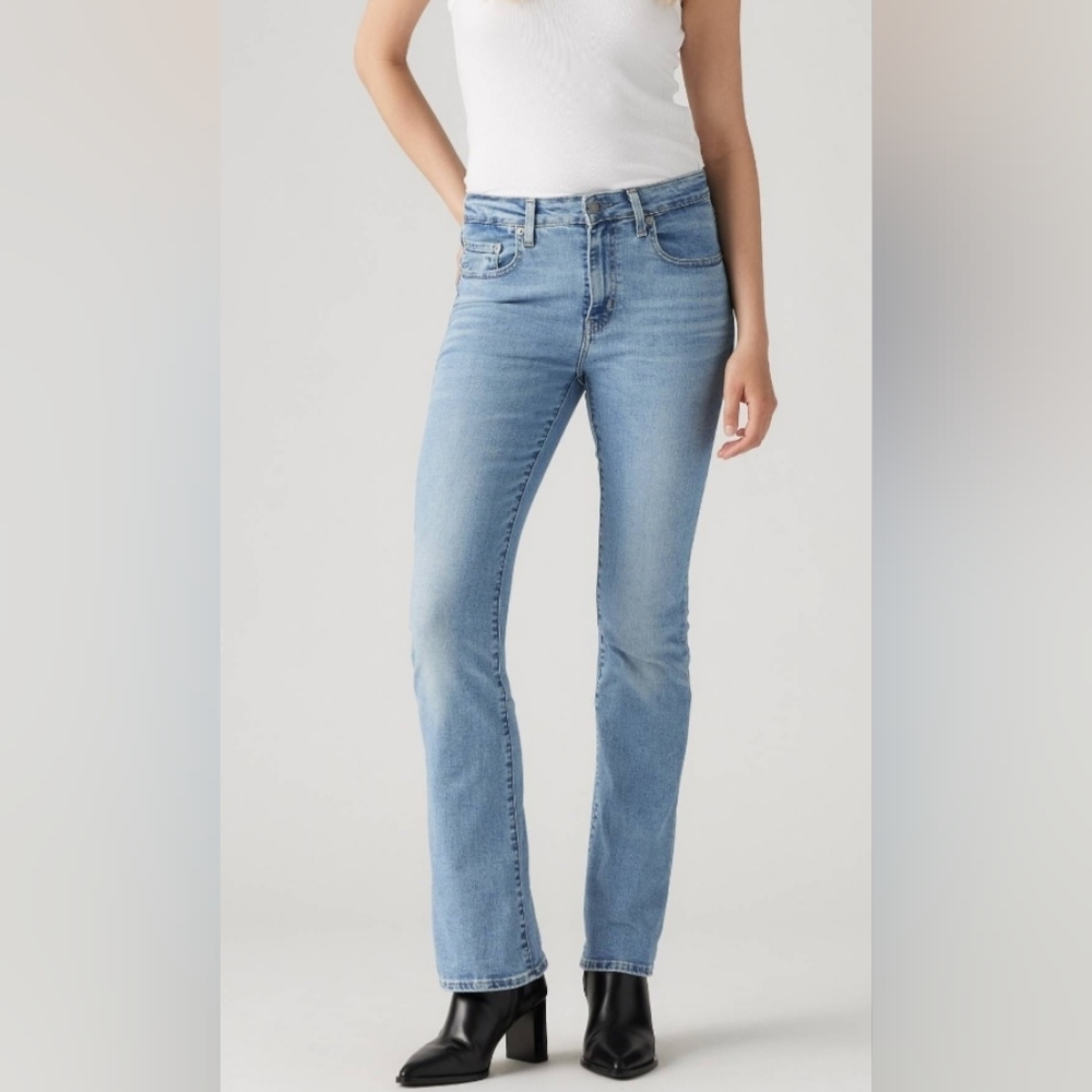 Levi's 725 High Rise Bootcut Blue Women's Jeans